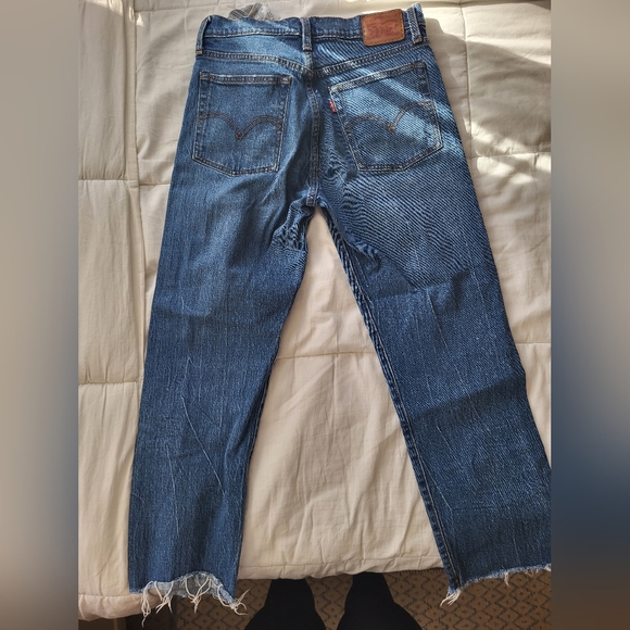 Levis size 29, Great For Curves! - Picture 10 of 12